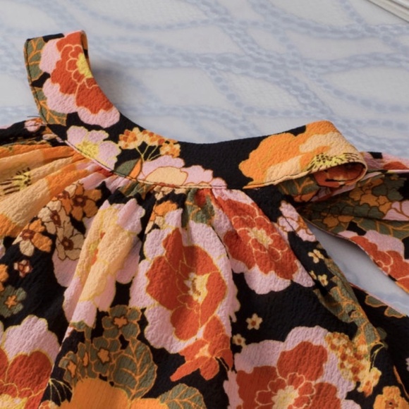 Floral Halter Top - Picture 4 of 5